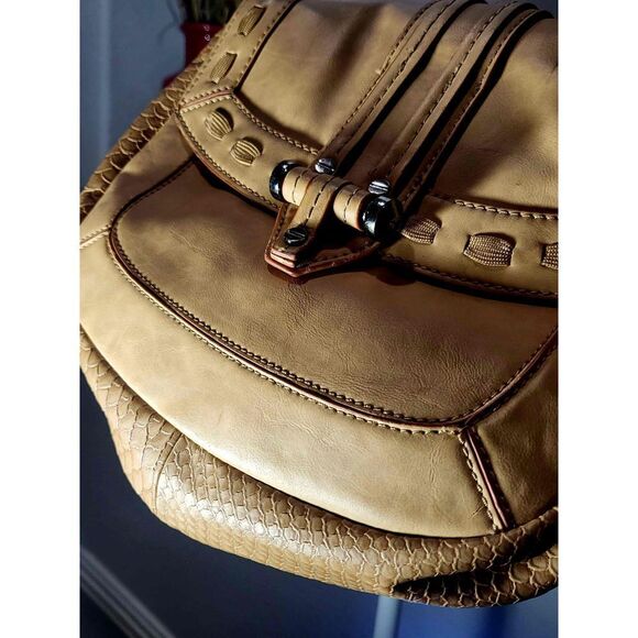 NWOT Rachel Roy Leather crossbosy bag - Picture 4 of 9